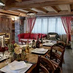 酒店 Francois Boutique - Matterhorn Retreat & In Cervinia 布勒伊-切尔维尼亚