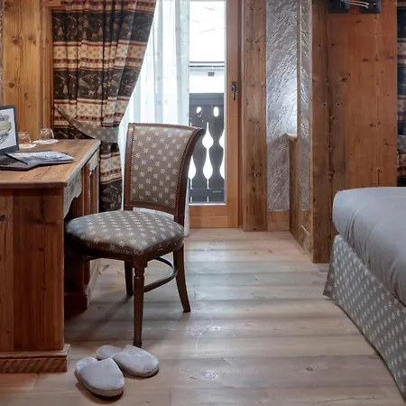 Otel Francois Boutique - Matterhorn Retreat & In Cervinia